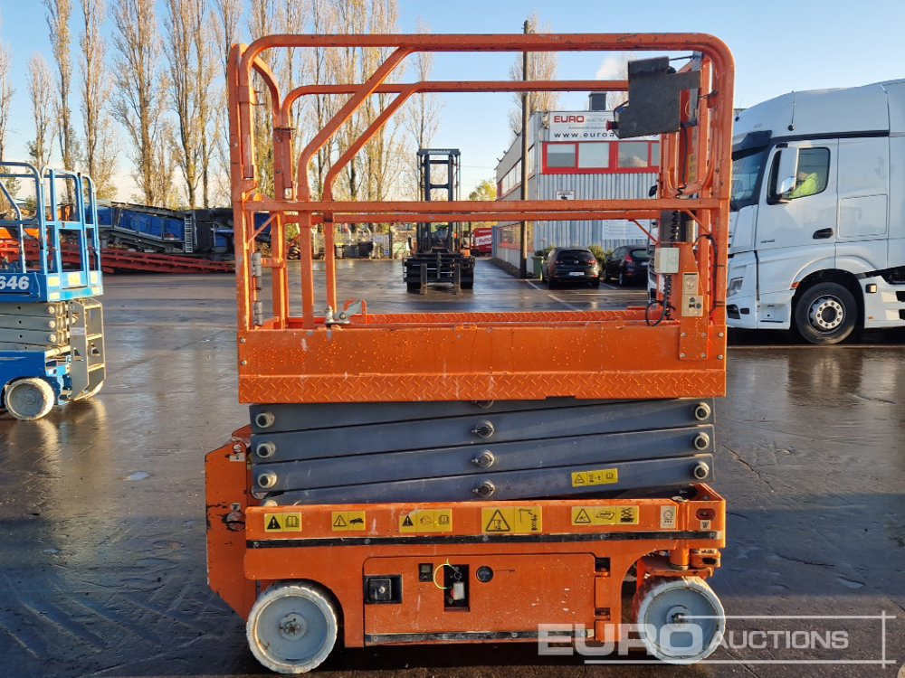 YAMEI Electric Scissor Lift - Aerial platform: picture 5 YAMEI Electric Scissor Lift - Aerial platform: picture 5
