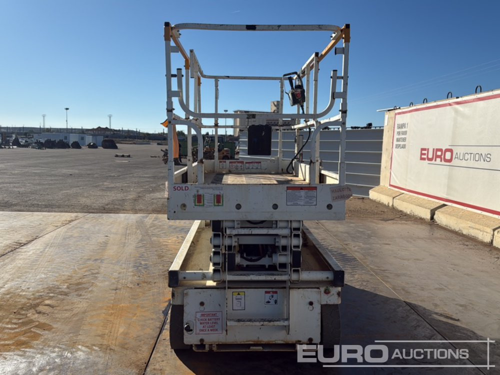 2014 Haulotte Compact 10 - Scissor lift: picture 4 2014 Haulotte Compact 10 - Scissor lift: picture 4