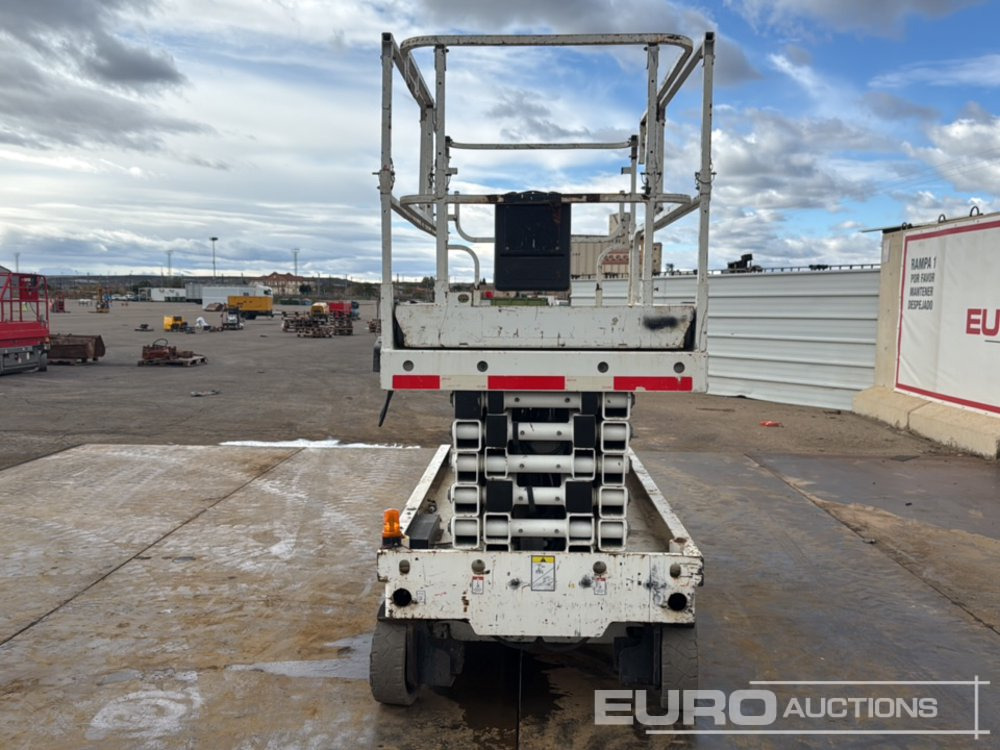 2014 Haulotte Compact 14 - Scissor lift: picture 4 2014 Haulotte Compact 14 - Scissor lift: picture 4