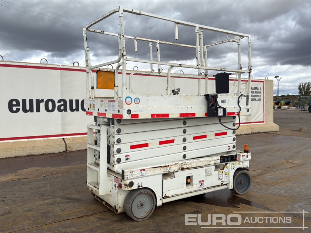 2014 Haulotte Compact 14 - Scissor lift: picture 1 2014 Haulotte Compact 14 - Scissor lift: picture 1