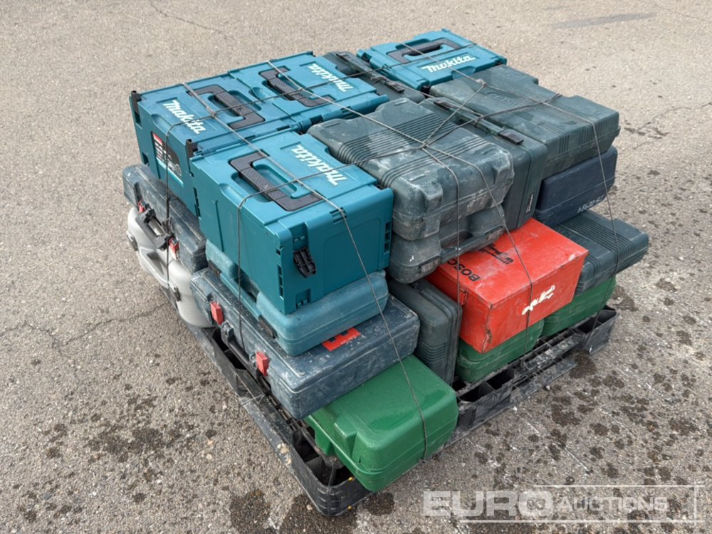 Pallet of Assorted Empty Case for Makita & Bosch - Construction equipment: picture 3 Pallet of Assorted Empty Case for Makita & Bosch - Construction equipment: picture 3