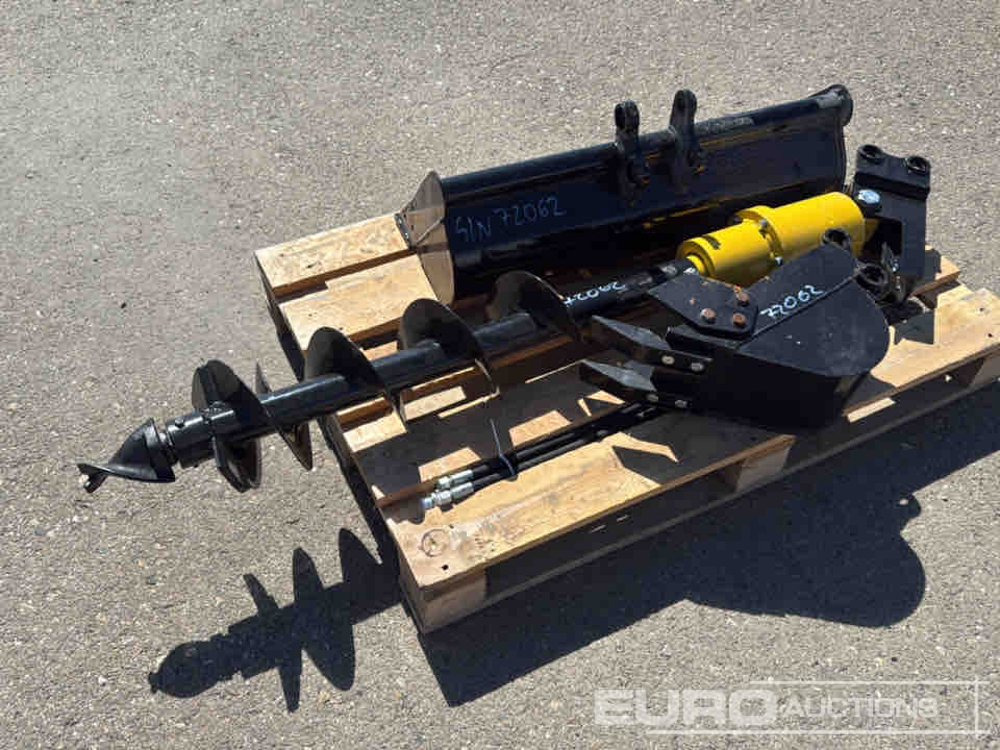 Unused Set of 8" Auger, 8" Digging, 30" Ditching Buckets to suit Mini Excavator / Conjunto Ahoyador y 2 Cazos - Bucket: picture 4 Unused Set of 8" Auger, 8" Digging, 30" Ditching Buckets to suit Mini Excavator / Conjunto Ahoyador y 2 Cazos - Bucket: picture 4
