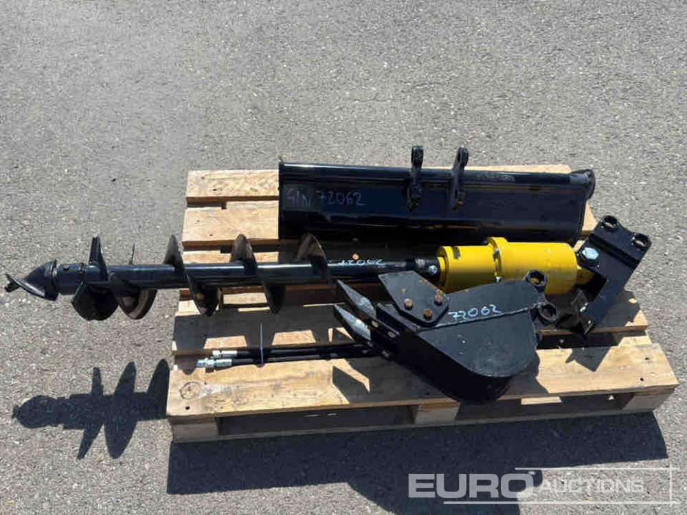 Unused Set of 8" Auger, 8" Digging, 30" Ditching Buckets to suit Mini Excavator / Conjunto Ahoyador y 2 Cazos - Bucket: picture 3 Unused Set of 8" Auger, 8" Digging, 30" Ditching Buckets to suit Mini Excavator / Conjunto Ahoyador y 2 Cazos - Bucket: picture 3