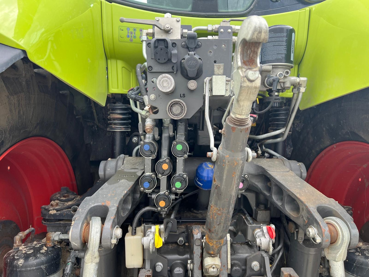 Claas Axion 870 CMatic - Farm tractor: picture 5 Claas Axion 870 CMatic - Farm tractor: picture 5
