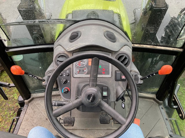 Claas Axos 310 - Farm tractor: picture 3 Claas Axos 310 - Farm tractor: picture 3