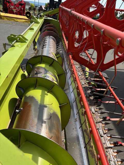 Claas Tucano 320 - Combine harvester: picture 2 Claas Tucano 320 - Combine harvester: picture 2