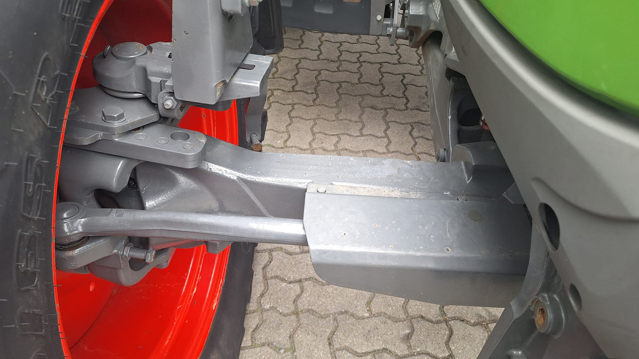 Farm tractor Fendt 512 Vario S4 PowerPlus: picture 16