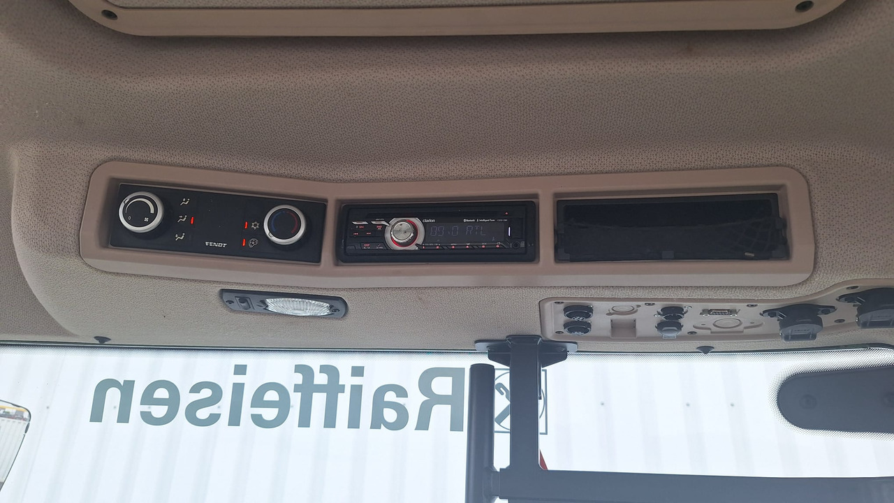 Farm tractor Fendt 512 Vario S4 PowerPlus: picture 9