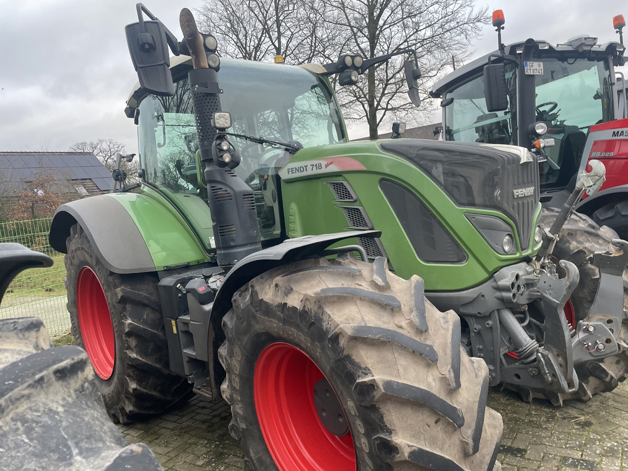 Fendt 718 Power Plus - Farm tractor: picture 1 Fendt 718 Power Plus - Farm tractor: picture 1