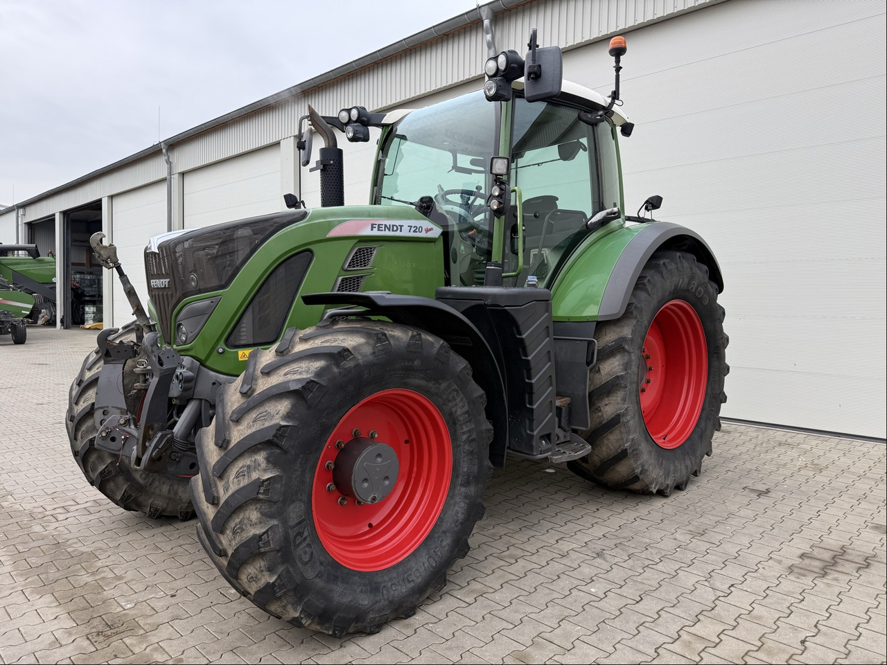 Fendt 720 Vario - Farm tractor: picture 1 Fendt 720 Vario - Farm tractor: picture 1