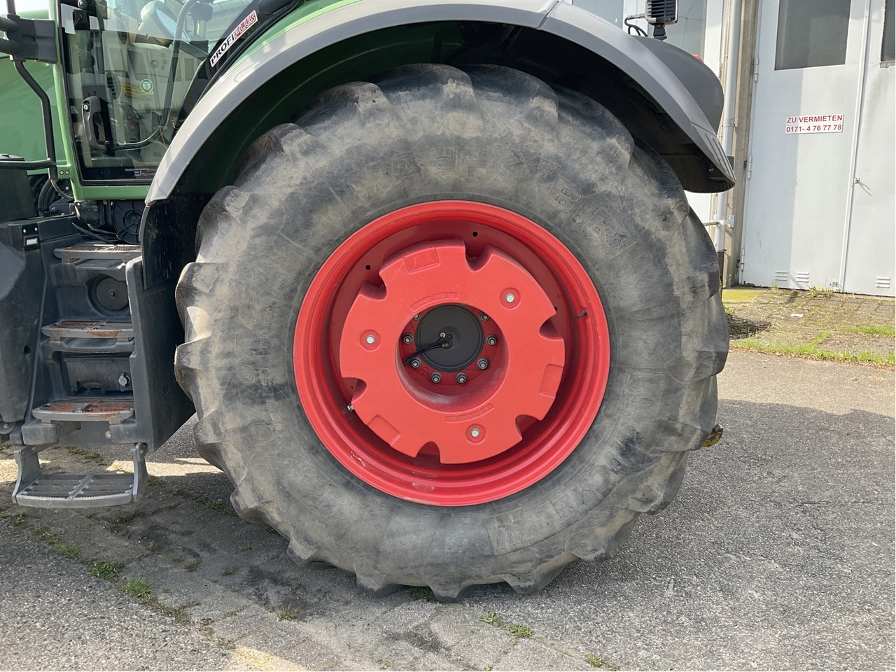 Fendt 828 Vario ProfiPlus - Farm tractor: picture 4 Fendt 828 Vario ProfiPlus - Farm tractor: picture 4