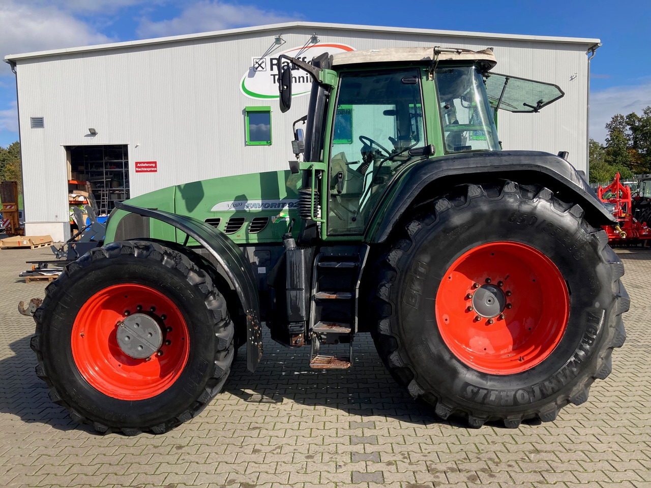 Fendt 924 Vario Favorit - Farm tractor: picture 1 Fendt 924 Vario Favorit - Farm tractor: picture 1