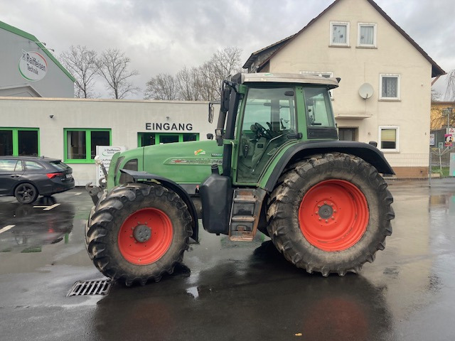 Fendt Favorit 714 Vario - Farm tractor: picture 1 Fendt Favorit 714 Vario - Farm tractor: picture 1