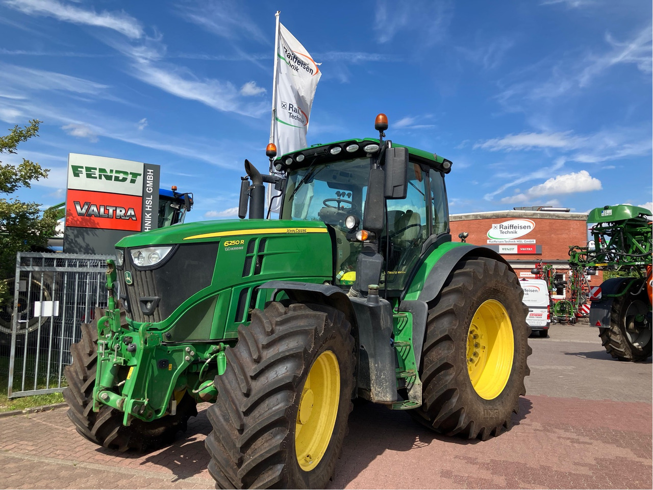 John Deere 6250 R - Farm tractor: picture 1 John Deere 6250 R - Farm tractor: picture 1