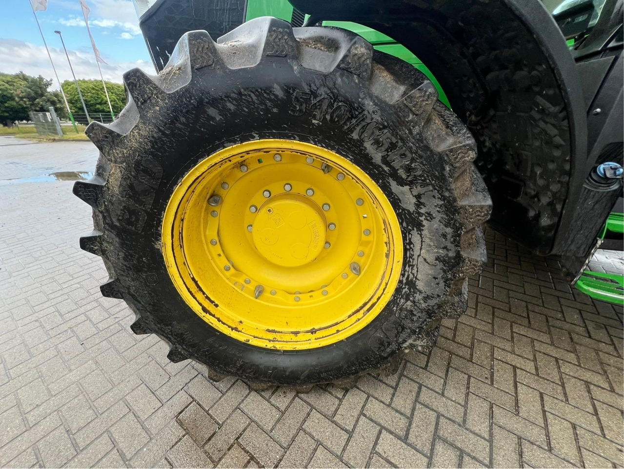 Farm tractor John Deere 7290R: picture 6