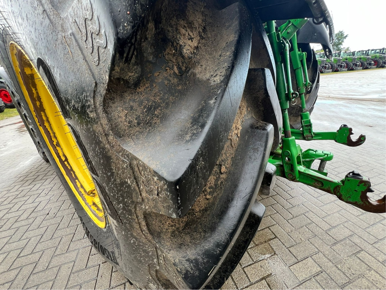 Farm tractor John Deere 7290R: picture 10