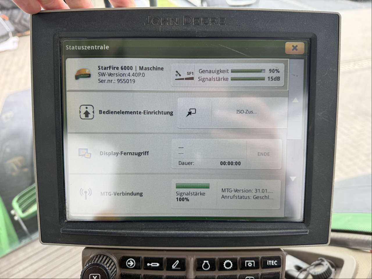 John Deere 7310R E23 - Farm tractor: picture 5 John Deere 7310R E23 - Farm tractor: picture 5