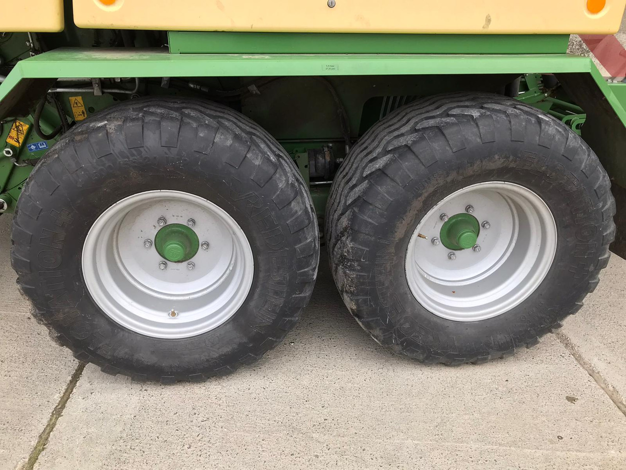 Krone Comprima CF 155 XC - Hay and forage equipment: picture 2 Krone Comprima CF 155 XC - Hay and forage equipment: picture 2