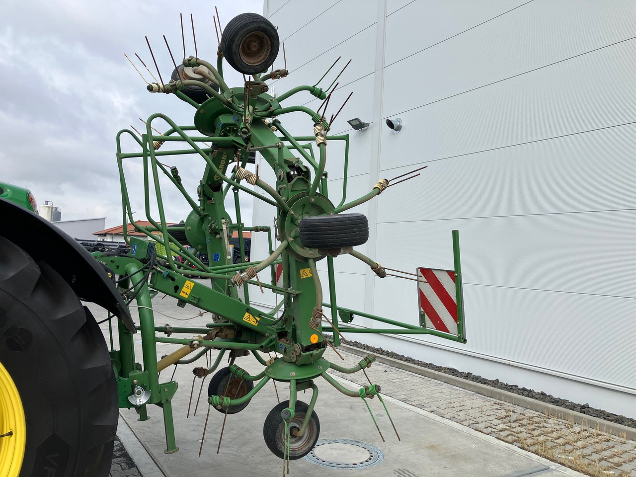 Krone KW 6.70/6 - Tedder/ Rake: picture 3 Krone KW 6.70/6 - Tedder/ Rake: picture 3