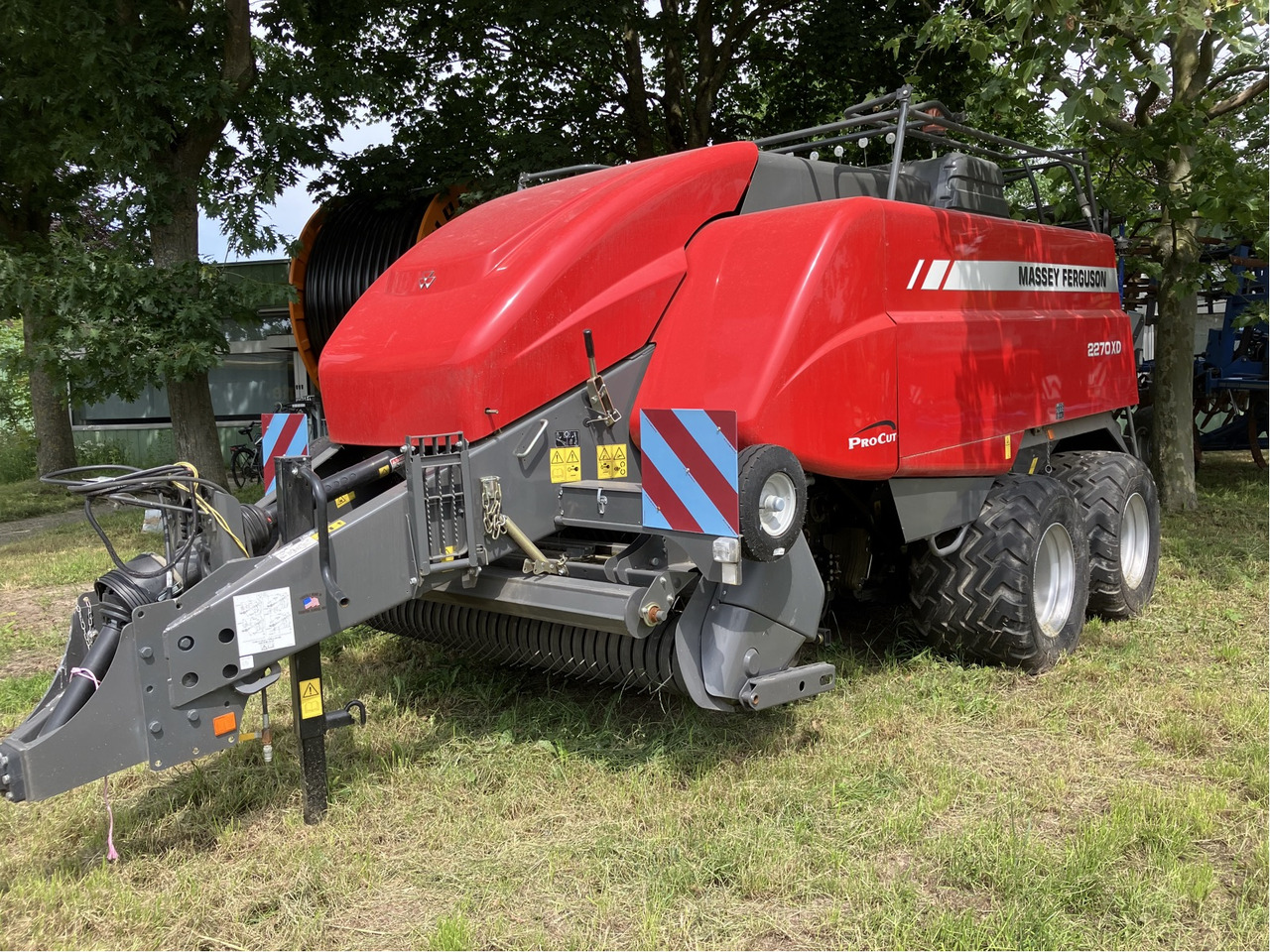Massey Ferguson 2270 XDTC - Square baler: picture 5 Massey Ferguson 2270 XDTC - Square baler: picture 5