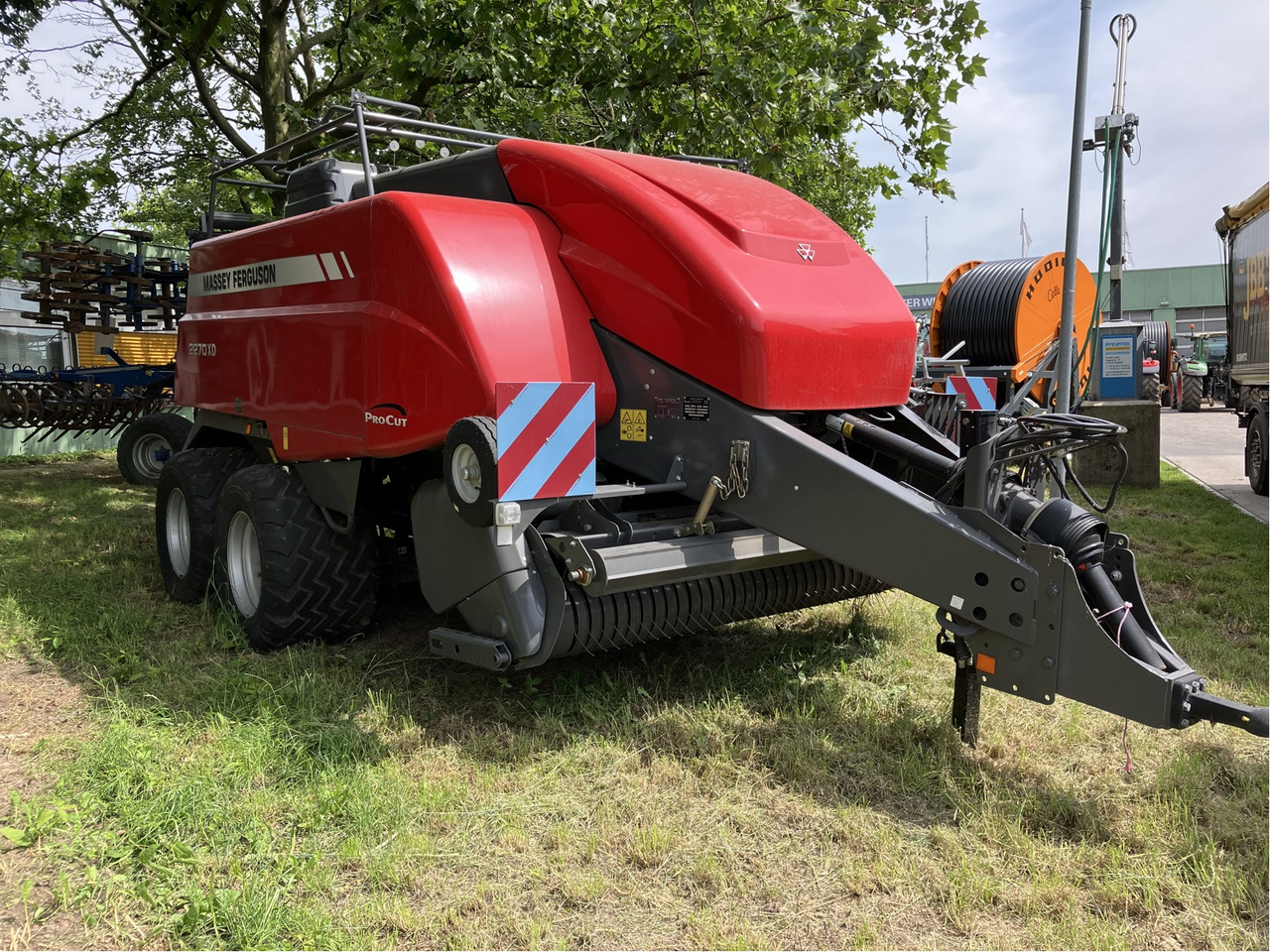 Massey Ferguson 2270 XDTC - Square baler: picture 1 Massey Ferguson 2270 XDTC - Square baler: picture 1