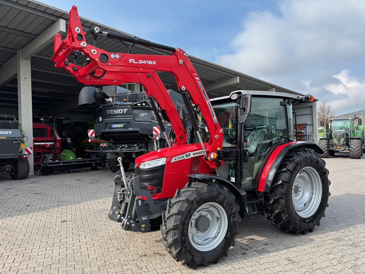 Farm tractor Massey Ferguson 4708M: picture 7