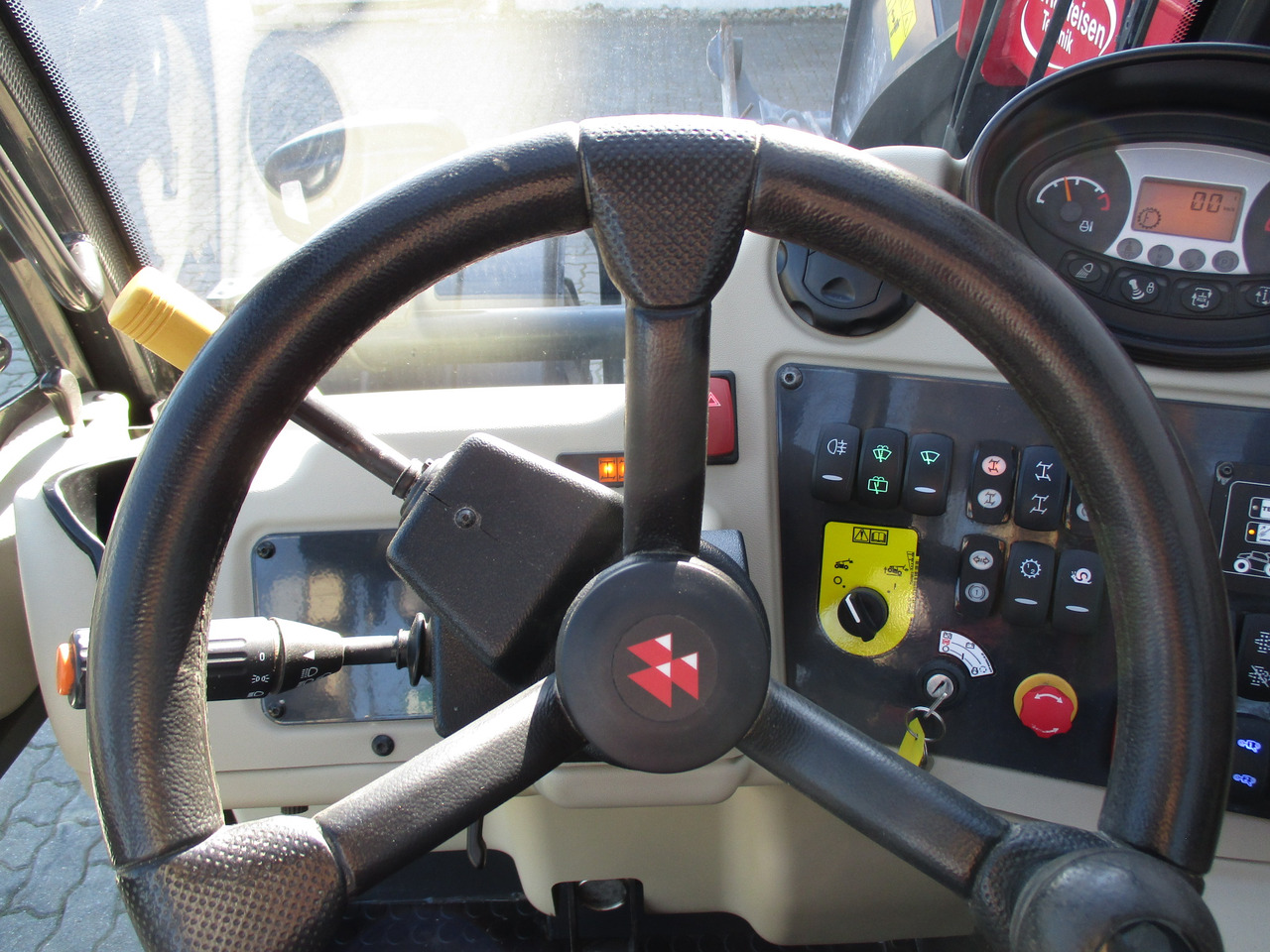 Massey Ferguson TH 7038 T4f - Loader: picture 3 Massey Ferguson TH 7038 T4f - Loader: picture 3