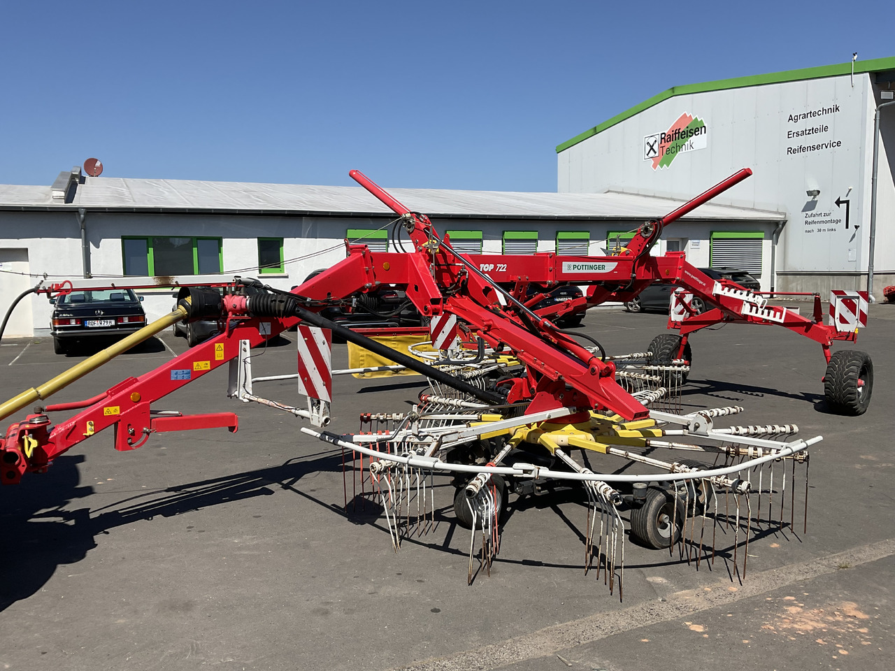 Pöttinger Top 722 Seitenschwader - Tedder/ Rake: picture 1 Pöttinger Top 722 Seitenschwader - Tedder/ Rake: picture 1