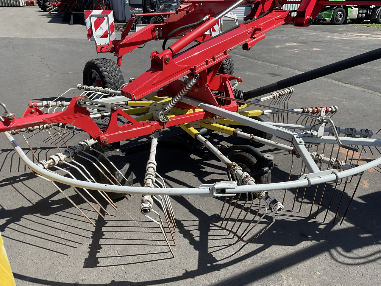 Pöttinger Top 722 Seitenschwader - Tedder/ Rake: picture 3 Pöttinger Top 722 Seitenschwader - Tedder/ Rake: picture 3