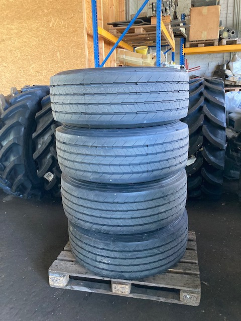 New Trailer Brantner Räder 4x 385/65 R22.5 LKW neu: picture 1