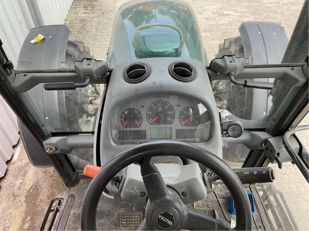 Valtra A 93 - Farm tractor: picture 3 Valtra A 93 - Farm tractor: picture 3