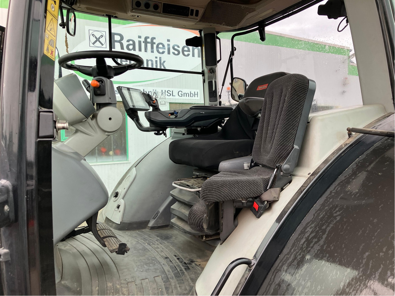 Valtra S 394 - Farm tractor: picture 4 Valtra S 394 - Farm tractor: picture 4