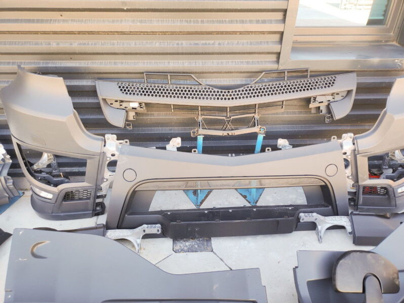 Mercedes-Benz ACTROS AROCS ANTOS MP4 EURO 5 EURO 6 - Bumper for Truck: picture 4 Mercedes-Benz ACTROS AROCS ANTOS MP4 EURO 5 EURO 6 - Bumper for Truck: picture 4