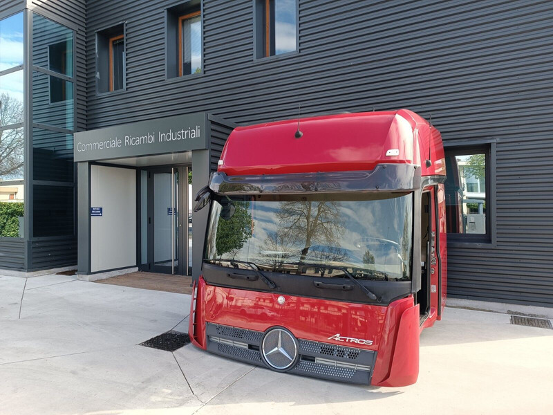 Mercedes-Benz ACTROS MP4 - Cab and interior for Truck: picture 3 Mercedes-Benz ACTROS MP4 - Cab and interior for Truck: picture 3