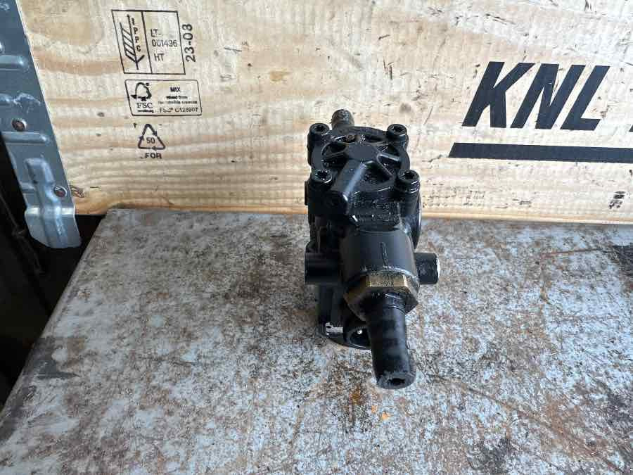 MAN AIR VALVE 81.52452-6038 - Brake valve for Truck: picture 2 MAN AIR VALVE 81.52452-6038 - Brake valve for Truck: picture 2