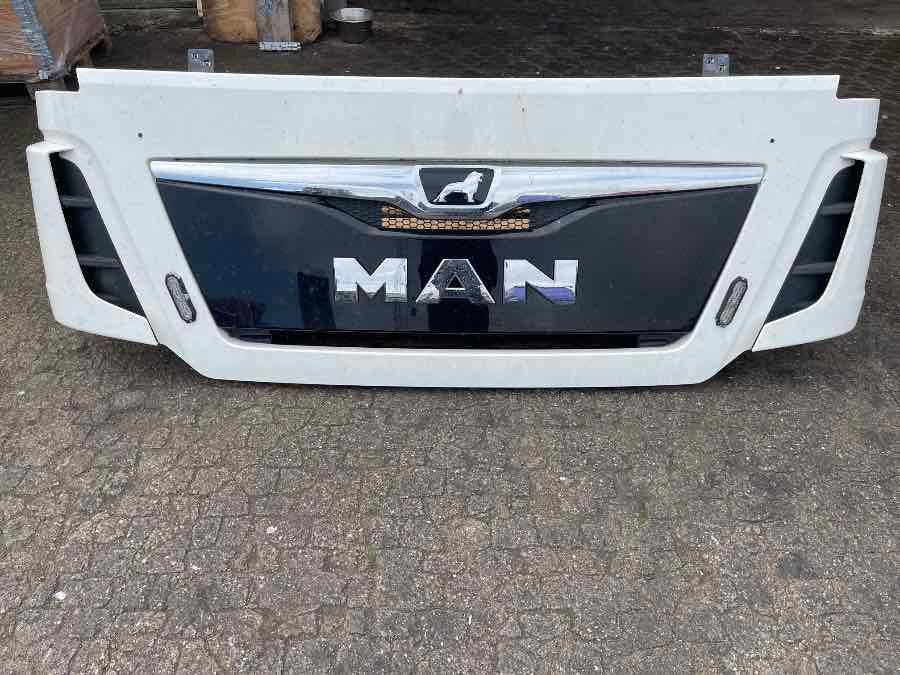 MAN FRONT DOOR / SERVICE DOOR 81.61110-6096 - Cab and interior for Truck: picture 1 MAN FRONT DOOR / SERVICE DOOR 81.61110-6096 - Cab and interior for Truck: picture 1
