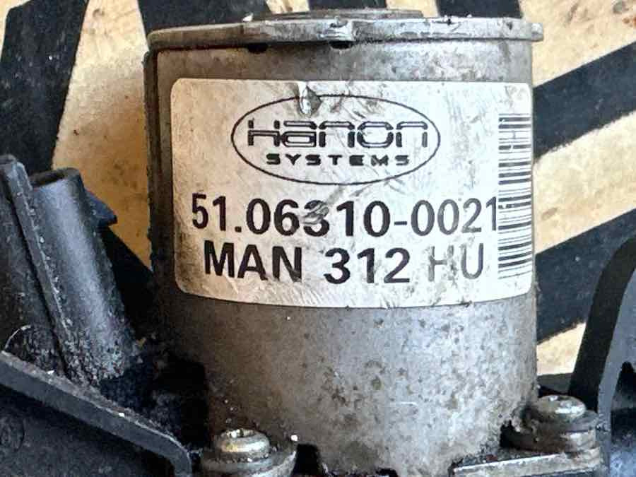 MAN VALVE 51.06310-0021 - Brake valve for Truck: picture 3 MAN VALVE 51.06310-0021 - Brake valve for Truck: picture 3