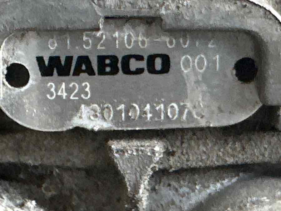 MAN VALVE EBS 81.52106-6072 - Brake valve for Truck: picture 3 MAN VALVE EBS 81.52106-6072 - Brake valve for Truck: picture 3