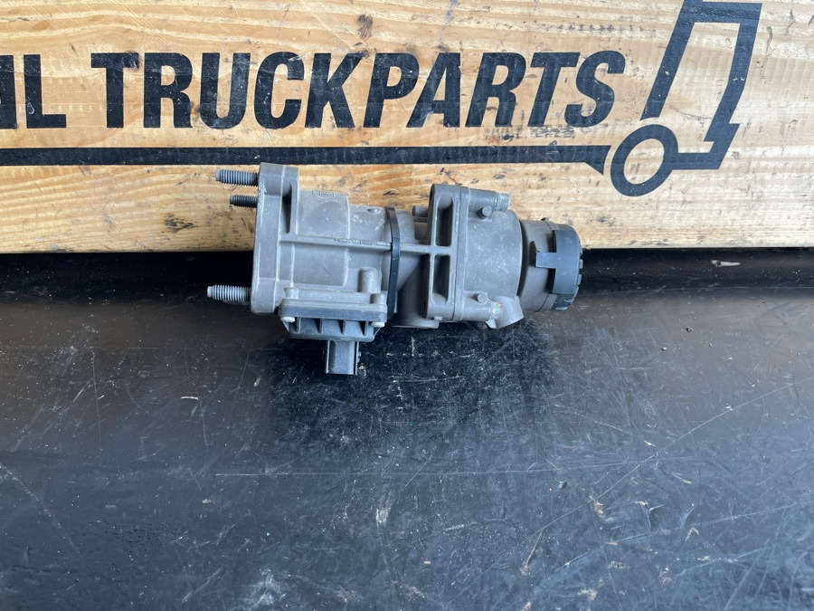 MERCEDES BRAKE VALVE A0044311506 - Brake valve for Truck: picture 2 MERCEDES BRAKE VALVE A0044311506 - Brake valve for Truck: picture 2