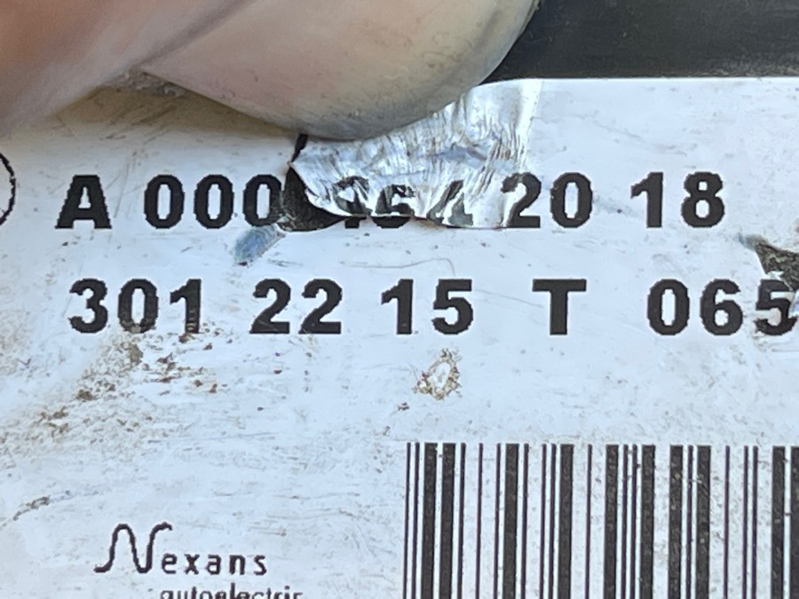 MERCEDES CLOCK SPIN A0004642018 - Cab and interior for Truck: picture 3 MERCEDES CLOCK SPIN A0004642018 - Cab and interior for Truck: picture 3