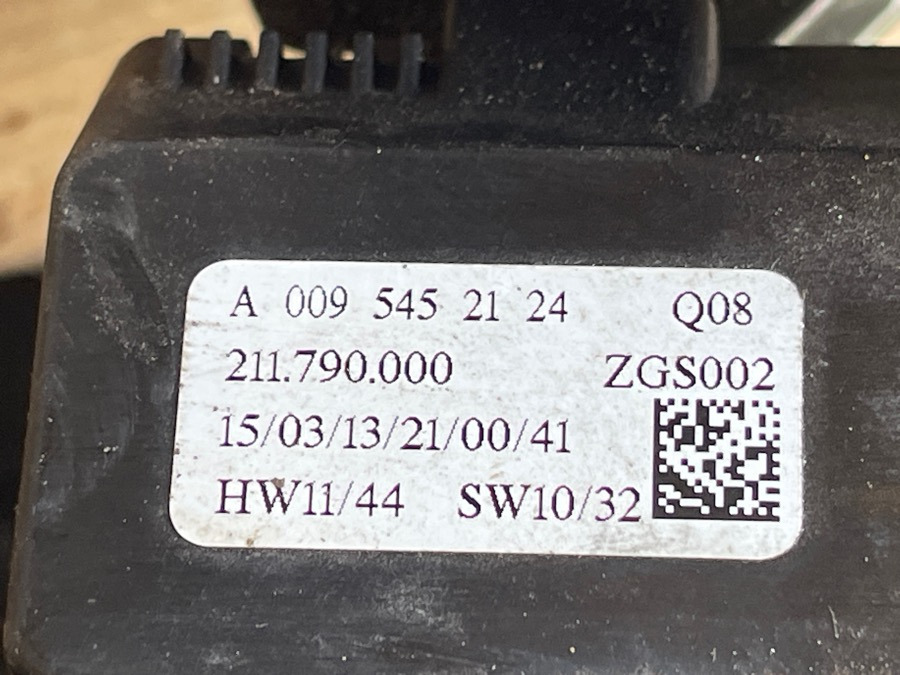 MERCEDES GEAR LEVER A0095452124 - Cab and interior for Truck: picture 3 MERCEDES GEAR LEVER A0095452124 - Cab and interior for Truck: picture 3