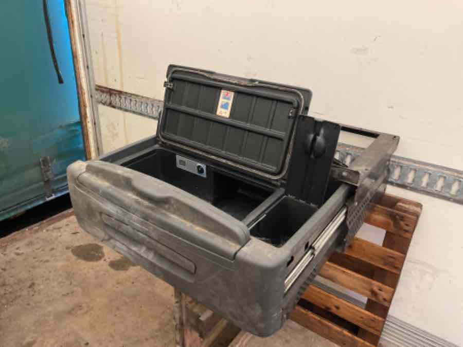 MERCEDES REFRIGERATOR / FRIDGE - Cab and interior for Truck: picture 1 MERCEDES REFRIGERATOR / FRIDGE - Cab and interior for Truck: picture 1