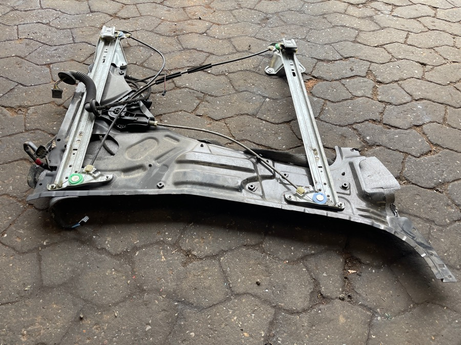 MERCEDES WINDOW MECHNANISM A9607201246 - Cab and interior for Truck: picture 2 MERCEDES WINDOW MECHNANISM A9607201246 - Cab and interior for Truck: picture 2