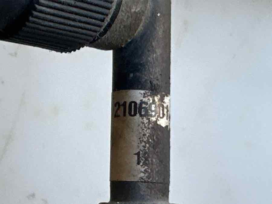 SCANIA A/C PIPE 2106901 + 1777165 - Air intake pipe for Truck: picture 2 SCANIA A/C PIPE 2106901 + 1777165 - Air intake pipe for Truck: picture 2