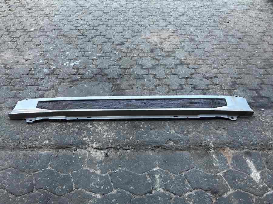 SCANIA LOWER GRILL 1890728 1890787 - Cab and interior for Truck: picture 1 SCANIA LOWER GRILL 1890728 1890787 - Cab and interior for Truck: picture 1