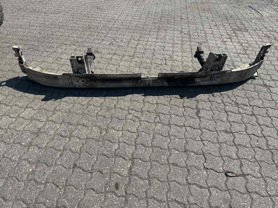 VOLVO BUMPER 84210166 - Body and exterior for Truck: picture 4 VOLVO BUMPER 84210166 - Body and exterior for Truck: picture 4