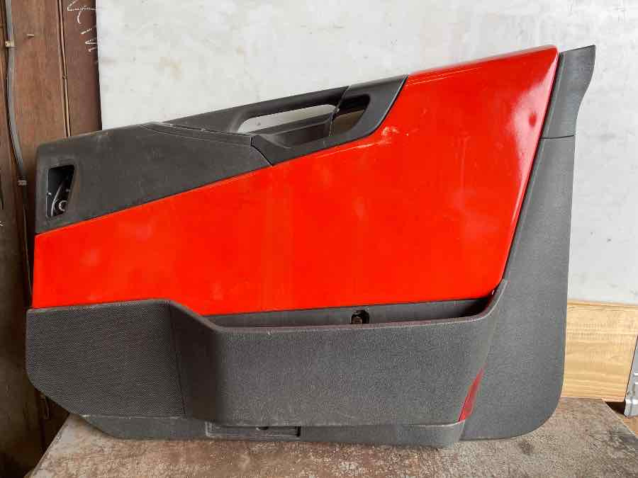 VOLVO DOOR PANEL RIGHT 21934402 - Cab and interior for Truck: picture 1 VOLVO DOOR PANEL RIGHT 21934402 - Cab and interior for Truck: picture 1