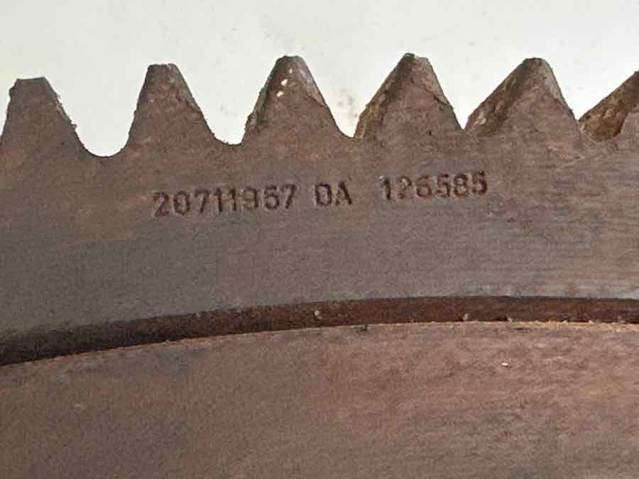 VOLVO FLY WHEEL 20711957 - Engine and parts for Truck: picture 3 VOLVO FLY WHEEL 20711957 - Engine and parts for Truck: picture 3