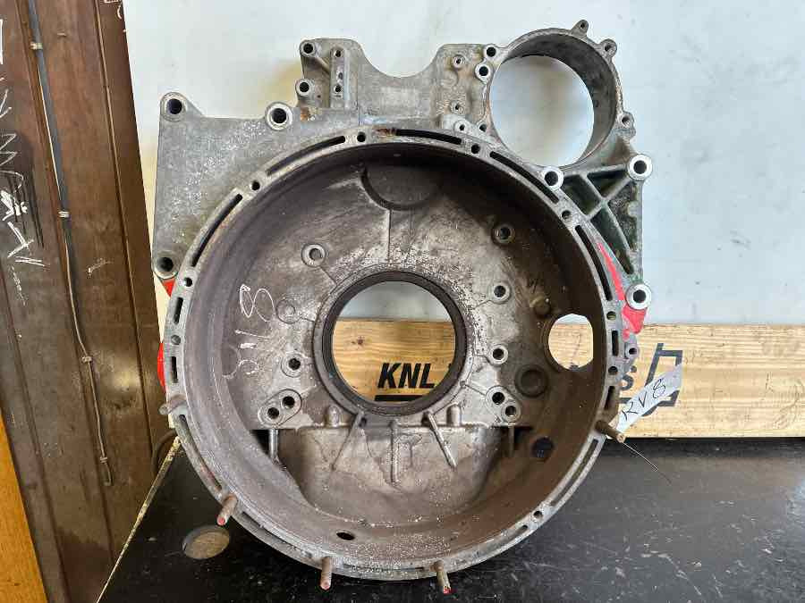 VOLVO FLYWHEEL HOUSE 21063845 - Engine and parts for Truck: picture 1 VOLVO FLYWHEEL HOUSE 21063845 - Engine and parts for Truck: picture 1