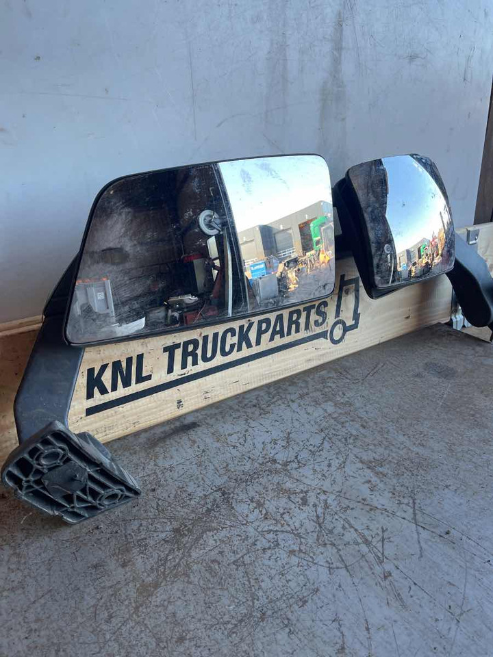 VOLVO MIRROR RIGHT 82943356 - Cab and interior for Truck: picture 2 VOLVO MIRROR RIGHT 82943356 - Cab and interior for Truck: picture 2